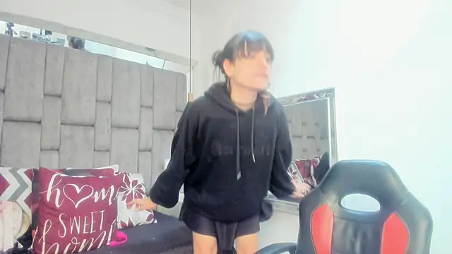 JenniQ69 online show from 03.12.26