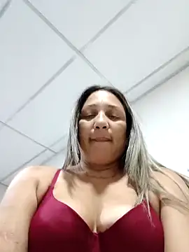 Snapshot of mariacarlota chatting on 05.10.26 mariacarlota online show from 05.10.26