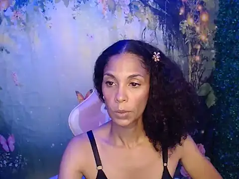 Snapshot of rosa_skinny chatting on 04.27.26 rosa skinny online show from 04.27.26