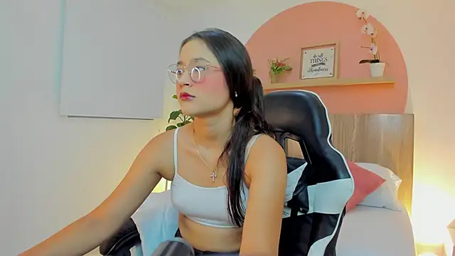 Snapshot of ivette_swan chatting on 04.18.26 ivette swan online show from 04.18.26