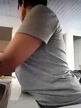 RossyAlvarez online show from 04.14.26