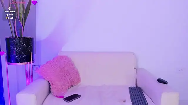 Emma collins01 online show from 04.18.26