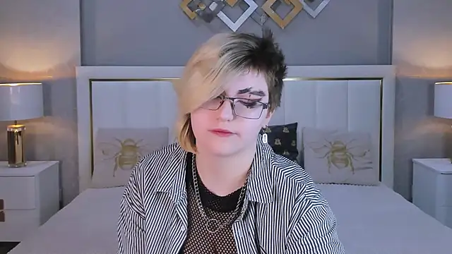 Snapshot of ABSI_GLITCH chatting on 02.04.26 ABSI GLITCH online show from 02.04.26