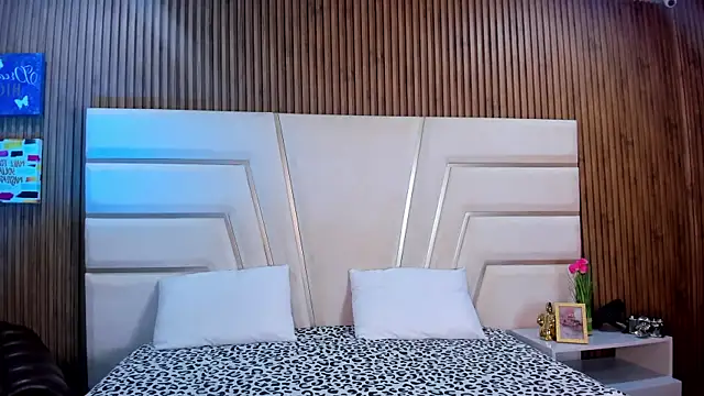 Snapshot of Xara_Shadow chatting on 03.10.26 Xara Shadow online show from 03.10.26