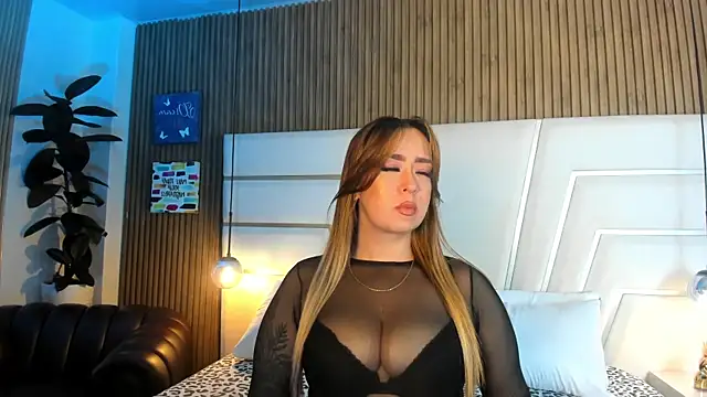 Snapshot of Xara_Shadow chatting on 04.14.26 Xara Shadow online show from 04.14.26