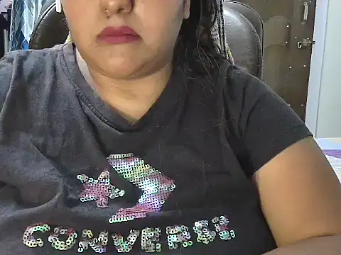 Snapshot of GaggingGirl_ chatting on 06.19.26 GaggingGirl online show from 06.19.26
