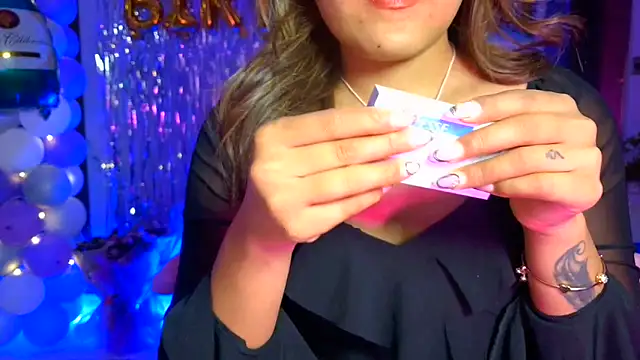 Snapshot of _Maanvi_ chatting on 05.21.26 Maanvi online show from 05.21.26