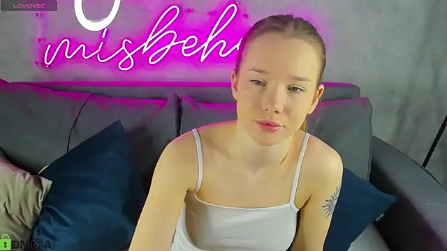 Nicole Vasquez online show from 04.21.26