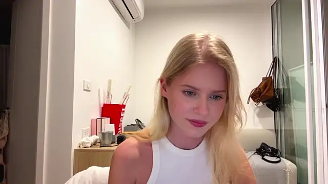 Snapshot of Slay_Swag chatting on 02.03.26 Slay Swag online show from 02.03.26