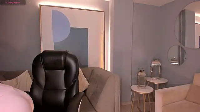 Snapshot of BellaThompsonX chatting on 02.22.26 BellaThompsonX online show from 02.22.26