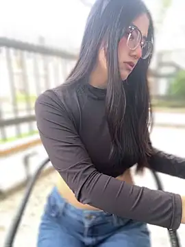 StrawberryPink  online show from 03.13.26