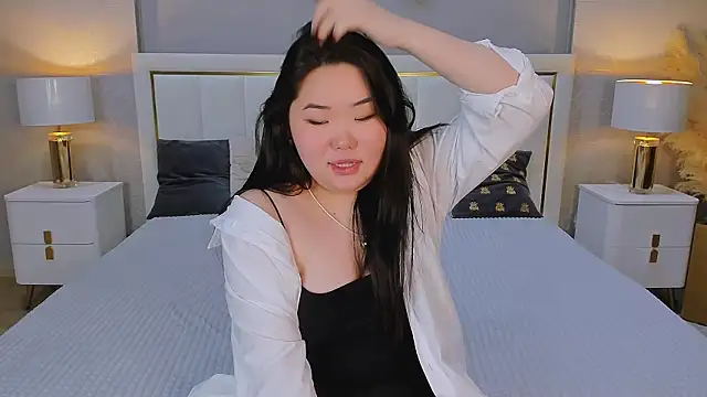 YUMI G online show from 02.12.26