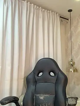 Snapshot of Auri__ chatting on 06.26.26 Auri online show from 06.26.26