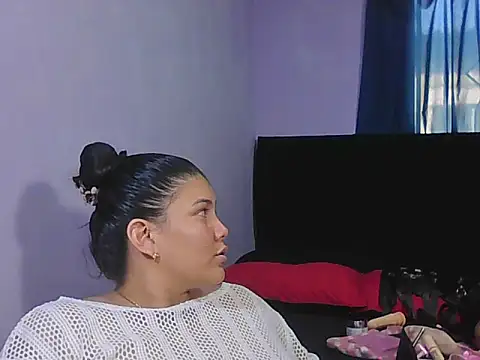 Helena-Paola online show from 04.07.26