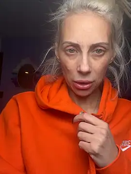 Snapshot of LindseyFAFO chatting on 01.18.26 LindseyFAFO online show from 01.18.26