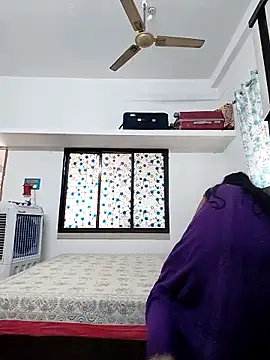 Hot-Tinaa online show from 04.08.26