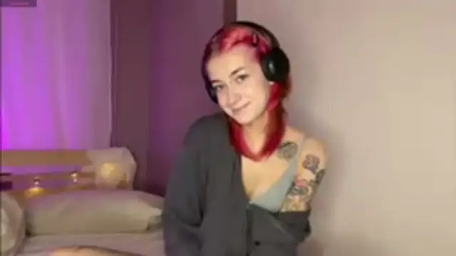 Dina Cams online show from 02.02.26