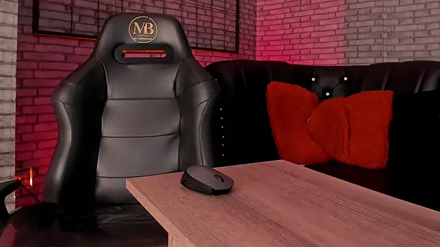 roxxy white online show from 02.14.26