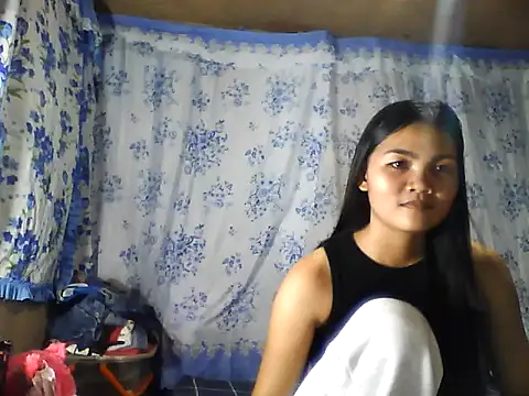 PinaySkinnyJust18 online show from 03.26.26