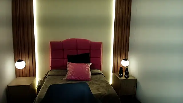 Snapshot of IvonneRoss_ chatting on 02.05.26 IvonneRoss online show from 02.05.26