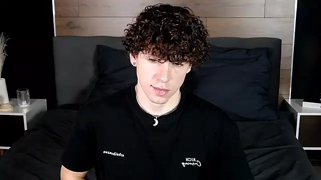 Snapshot of TylerGibson chatting on 02.06.26 TylerGibson online show from 02.06.26