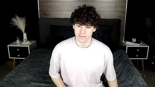 Snapshot of TylerGibson chatting on 02.19.26 TylerGibson online show from 02.19.26