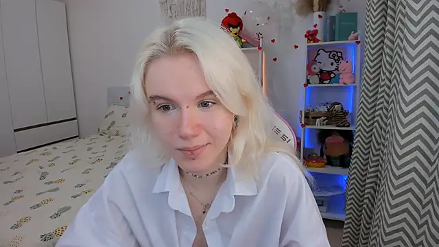 Snapshot of Mia_WaterFall chatting on 02.18.26 Mia WaterFall online show from 02.18.26