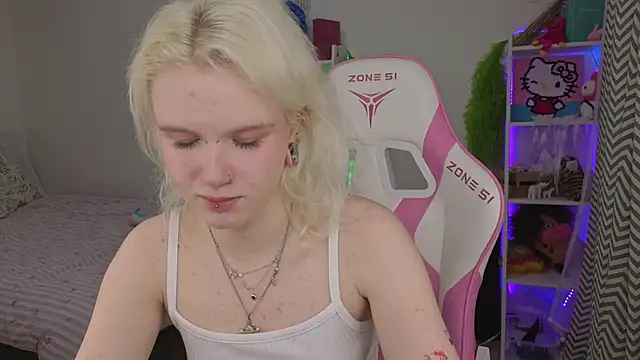 Mia WaterFall online show from 04.27.26