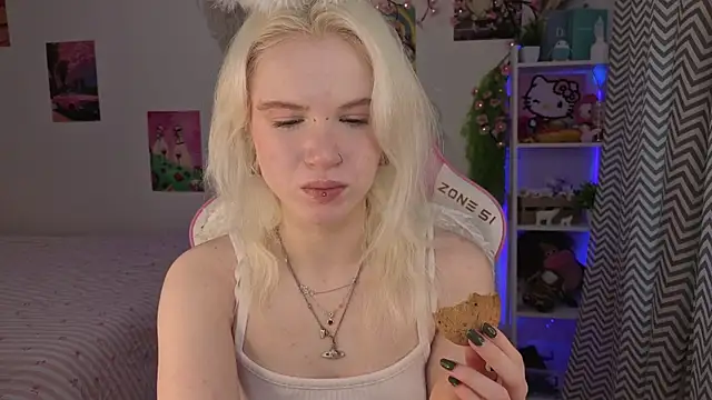 Mia WaterFall online show from 05.19.26