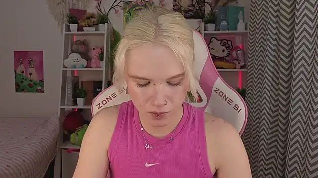 Mia WaterFall online show from 05.23.26