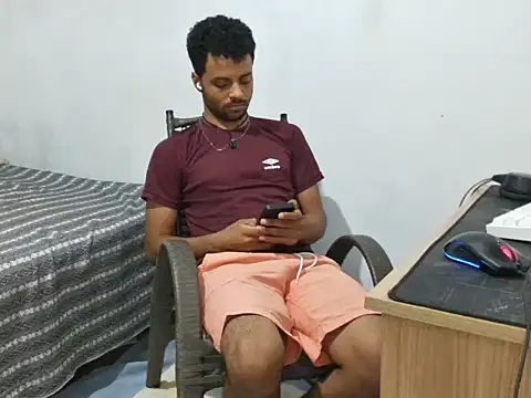 Snapshot of Eton- chatting on 07.18.26 Eton- online show from 07.18.26