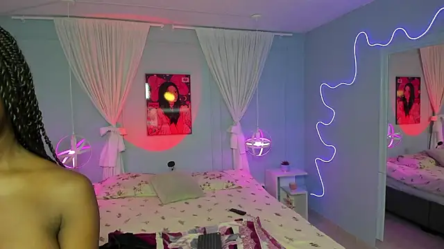 naomi campell online show from 02.10.26