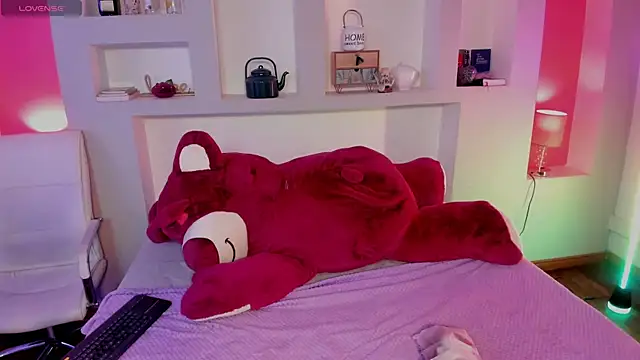 naomi campell online show from 03.31.26