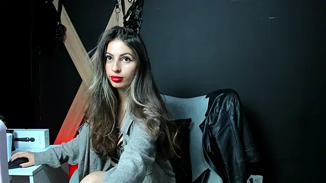 GoddesLeila online show from 05.13.26