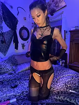 luxxlola online show from 02.04.26