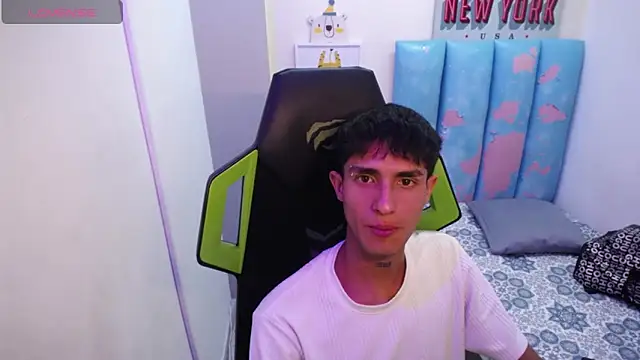 Akyra latinn online show from 04.02.26