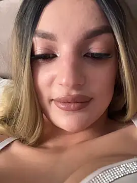 Snapshot of SashaPri chatting on 03.23.26 SashaPri online show from 03.23.26