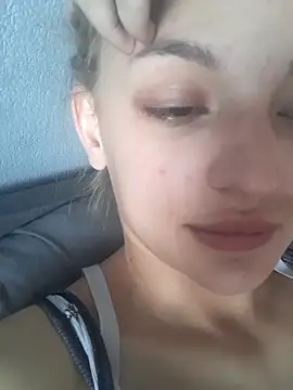 Snapshot of SashaPri chatting on 05.18.26 SashaPri online show from 05.18.26