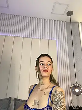 JuliaColemann online show from 03.18.26