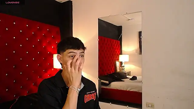 Logan Woods online show from 01.18.26