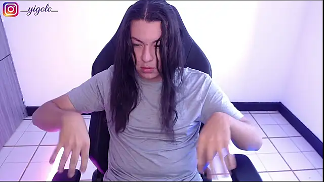 Snapshot of Yigolo__ chatting on 07.29.26 Yigolo online show from 07.29.26