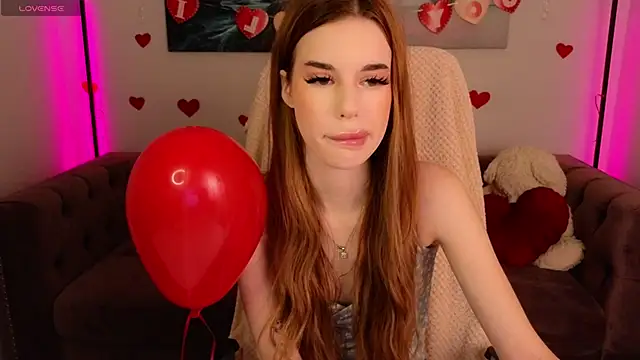 Anna Lumina online show from 02.13.26