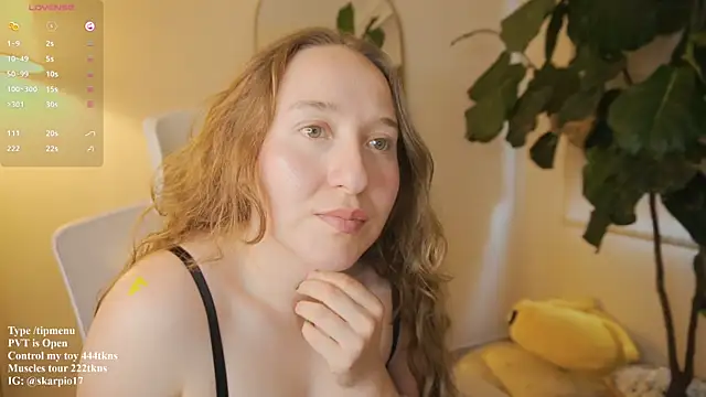 Scarlett NoirMuse online show from 05.18.26