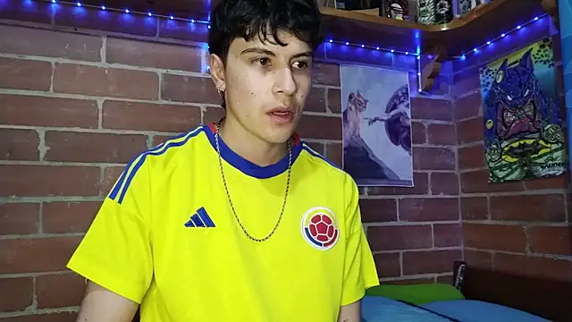 Snapshot of PaulDamico chatting on 03.08.26 PaulDamico online show from 03.08.26