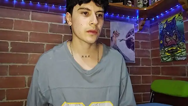 Snapshot of PaulDamico chatting on 03.10.26 PaulDamico online show from 03.10.26