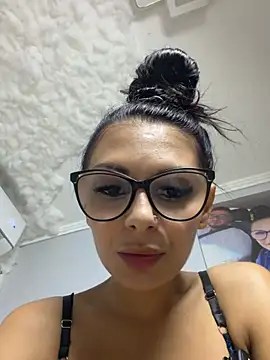 Snapshot of HiddendesireXO01 chatting on 07.10.26 HiddendesireXO01 online show from 07.10.26