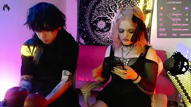 Snapshot of CrimsonVampCouple chatting on 02.12.26 CrimsonVampCouple online show from 02.12.26