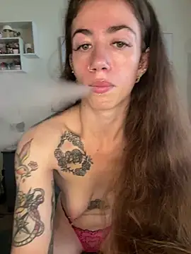 Snapshot of ValenciaTheVixenXX chatting on 07.28.26 ValenciaTheVixenXX online show from 07.28.26