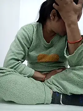 Cute-karisma1234 online show from 02.05.26