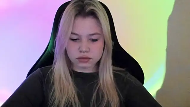 Snapshot of Lulu_Di chatting on 02.22.26 Lulu Di online show from 02.22.26